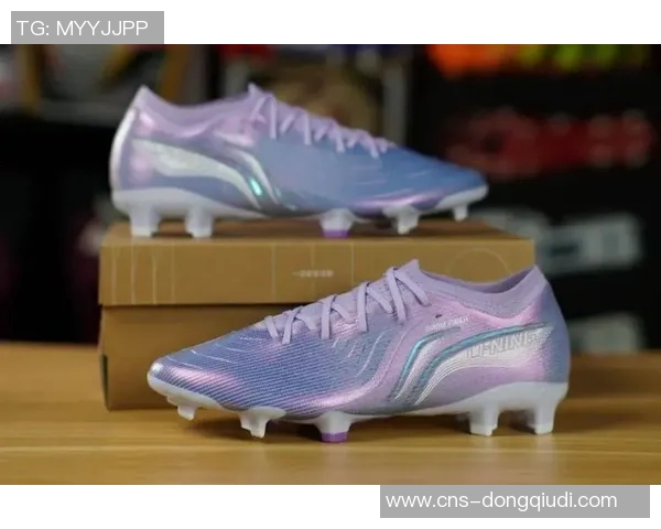 提升球场表现选择适合你的足球鞋FG让每一次触球都充满力量与精准 提升球场表现选择适合你的足球鞋FG让每一次触球都充满力量与精准