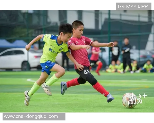 河南足球俱乐部奋勇拼搏助力地方足球发展展现青春风采与团队精神 河南足球俱乐部奋勇拼搏助力地方足球发展展现青春风采与团队精神